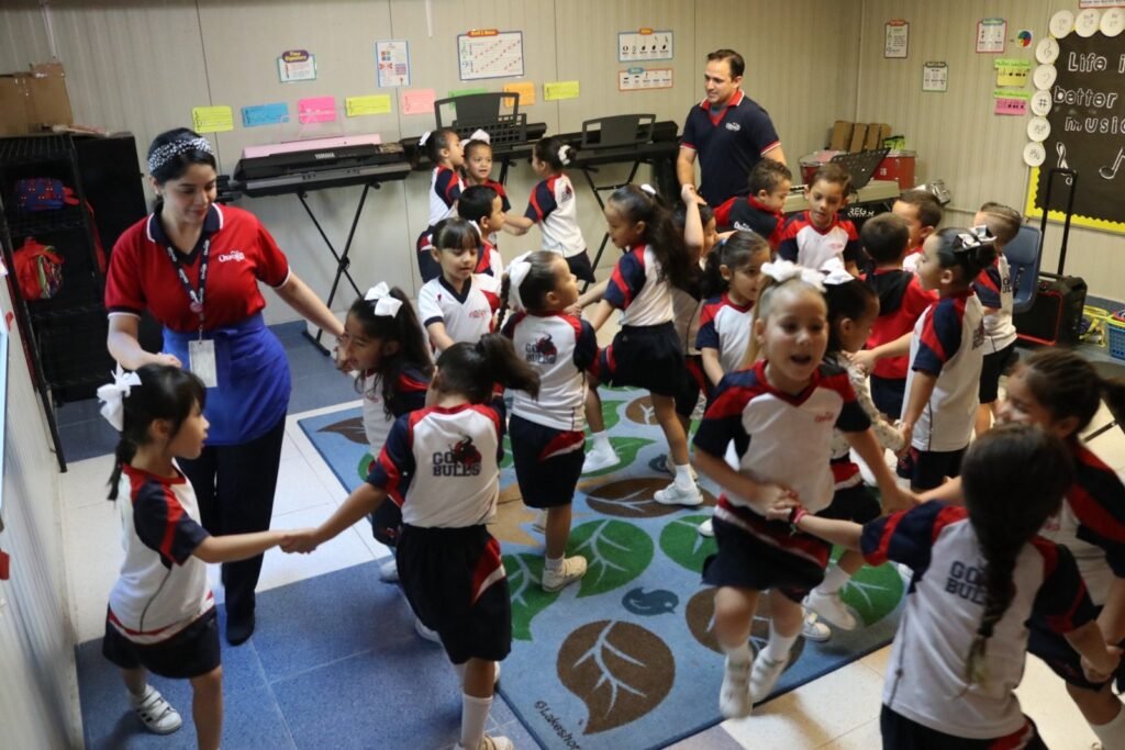 Kinder music and movement at Las Quintas