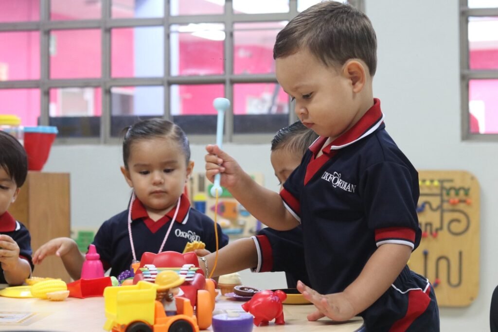 Las Fuentes Kinder pupils at play